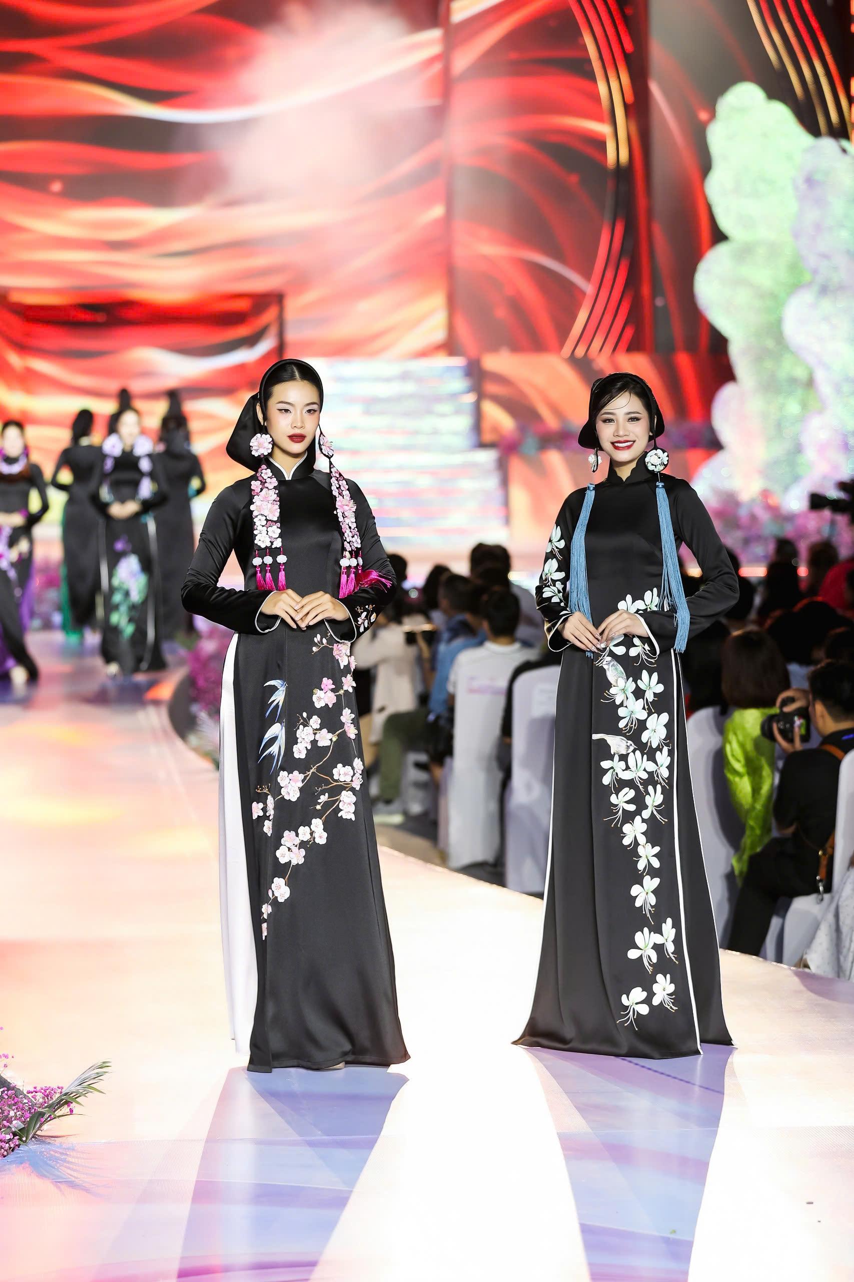 Lan Khuê diện áo choàng đỏ rực 5